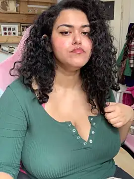 Snapshot of Curvydesifromgermany chatting on April 2026 08:45:01 AM Curvydesifromgermany online show from April 2026 08:45:01 AM