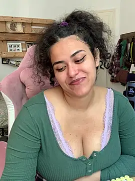 Curvydesifromgermany online show from July 2026 10:07:01 AM