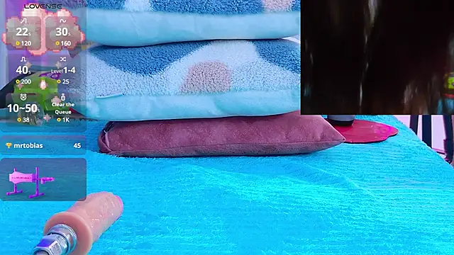 AuraRoss online show from February 2025 07:09:01 PM