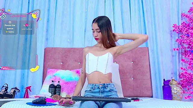 AuraRoss online show from January 2026 07:39:01 PM