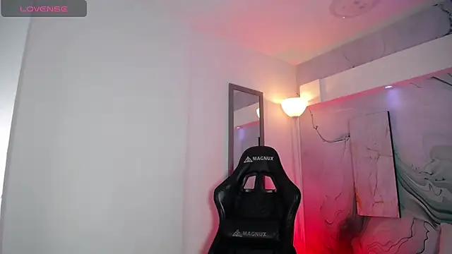 Steev Novoa online show from April 2026 02:44:02 AM