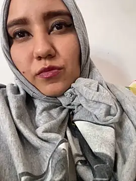 Snapshot of hannahayat chatting on December 2024 08:27:01 PM hannahayat online show from December 2024 08:27:01 PM