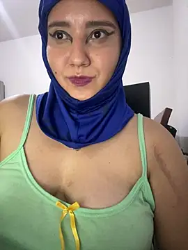 Snapshot of hannahayat chatting on June 2026 02:14:02 AM hannahayat online show from June 2026 02:14:02 AM