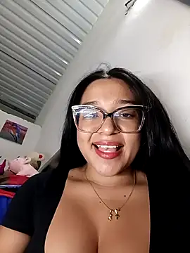 -VICKKY online show from September 2025 03:28:01 AM