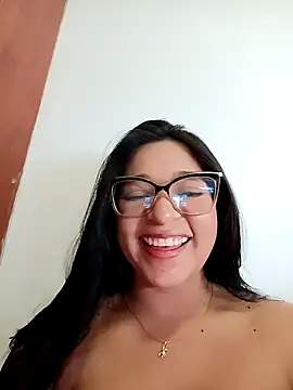 -VICKKY online show from October 2025 01:50:02 AM