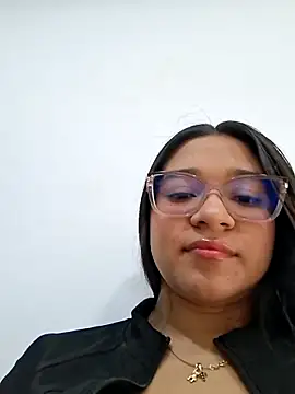 -VICKKY online show from April 2026 02:17:02 PM