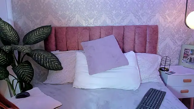 Snapshot of tiffany_becker chatting on January 2025 10:52:01 PM tiffany becker online show from January 2025 10:52:01 PM