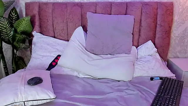 Snapshot of tiffany_becker chatting on January 2025 02:00:02 AM tiffany becker online show from January 2025 02:00:02 AM