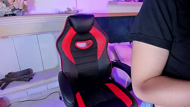 Snapshot of tiffany_becker chatting on February 2025 08:03:01 PM tiffany becker online show from February 2025 08:03:01 PM