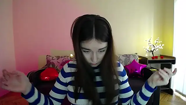 Pretty shy online show from March 2025 09:34:02 AM