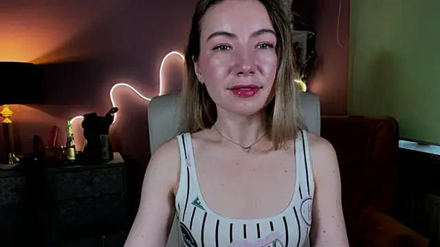 Mia Tasty online show from October 2025 01:21:01 PM