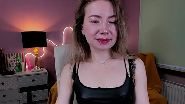 Mia Tasty online show from November 2025 07:40:02 AM