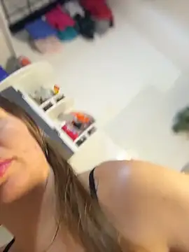 Emiily lee online show from February 2026 09:17:01 AM