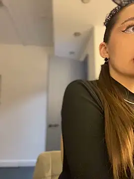 Snapshot of AnaWest chatting on January 2025 02:48:01 PM AnaWest online show from January 2025 02:48:01 PM