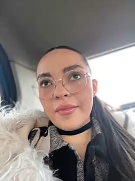 Snapshot of AnaWest chatting on January 2025 05:40:02 AM AnaWest online show from January 2025 05:40:02 AM