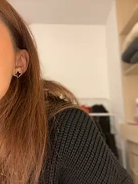 Snapshot of AnaWest chatting on March 2025 05:53:02 AM AnaWest online show from March 2025 05:53:02 AM