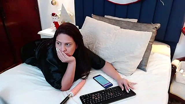 Snapshot of KattaGoez chatting on December 2024 02:33:01 AM KattaGoez online show from December 2024 02:33:01 AM