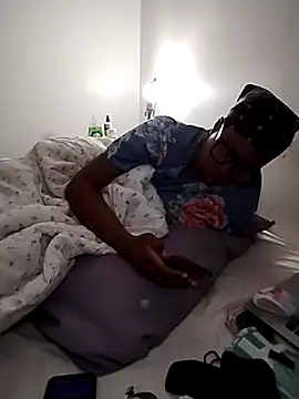 madamsensuale online show from December 2025 04:17:01 AM