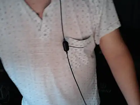 thealfawolf01 online show from October 2025 01:48:02 AM