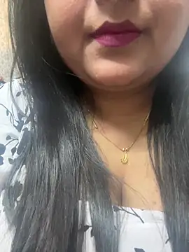 smile pretty online show from February 2025 04:54:01 AM