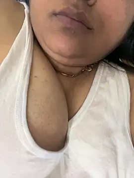 smile pretty online show from March 2025 07:42:02 PM