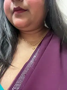 smile pretty online show from March 2025 07:17:01 PM