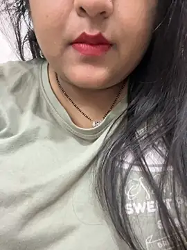 smile pretty online show from October 2025 08:20:01 PM