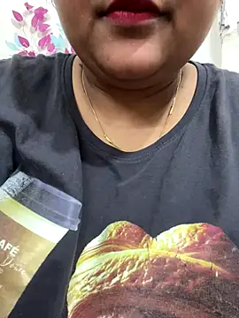 smile pretty online show from December 2025 07:23:02 PM