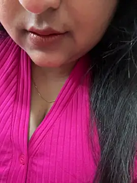 Snapshot of smile_pretty chatting on February 2026 06:04:01 PM smile pretty online show from February 2026 06:04:01 PM