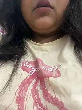 Snapshot of smile_pretty chatting on February 2026 05:34:01 PM smile pretty online show from February 2026 05:34:01 PM