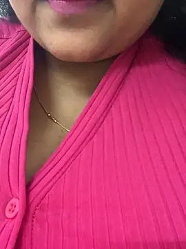 Snapshot of smile_pretty chatting on April 2026 04:37:01 PM smile pretty online show from April 2026 04:37:01 PM