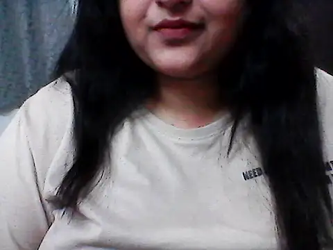 Snapshot of smile_pretty chatting on April 2026 06:13:02 PM smile pretty online show from April 2026 06:13:02 PM