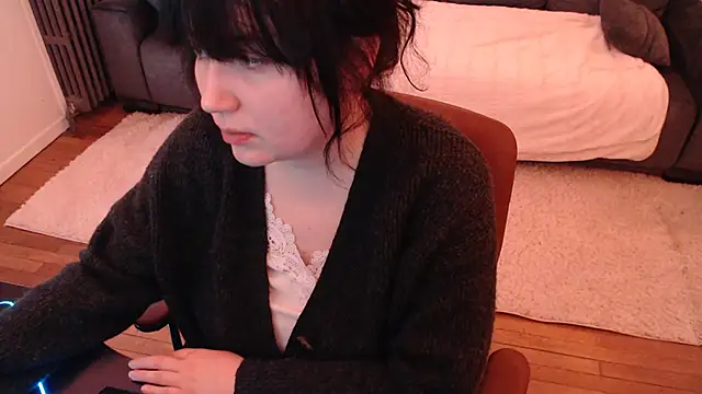 Lynylou online show from January 2025 01:36:02 PM