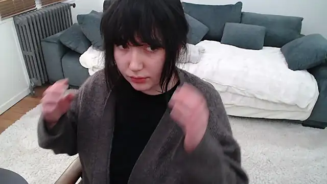 Lynylou online show from February 2025 02:24:02 PM