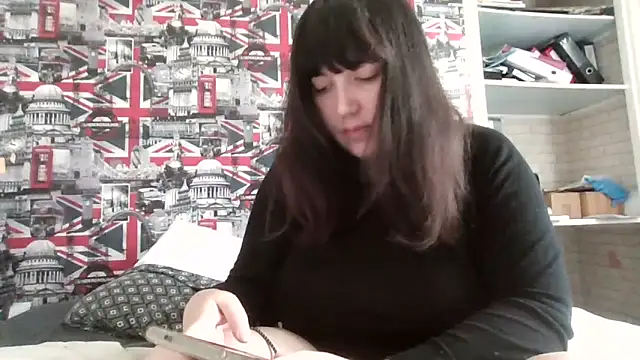 Lynylou online show from September 2025 11:13:02 AM