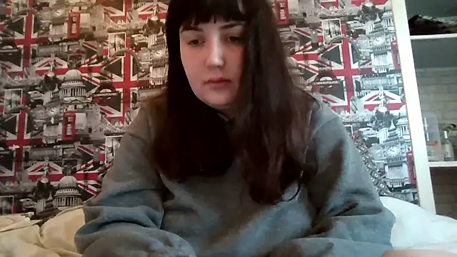 Lynylou online show from December 2025 08:23:01 AM