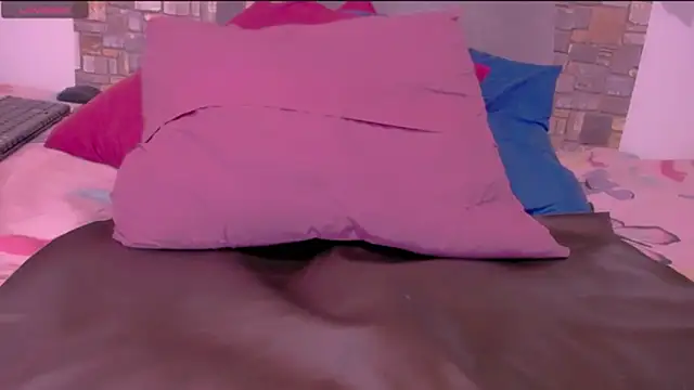 CrazyRousex online show from December 2025 04:35:02 PM