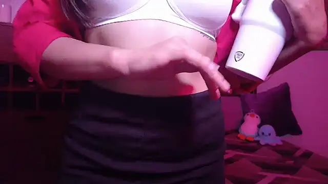 Snapshot of MidnightFlame chatting on October 2025 05:26:02 PM MidnightFlame online show from October 2025 05:26:02 PM