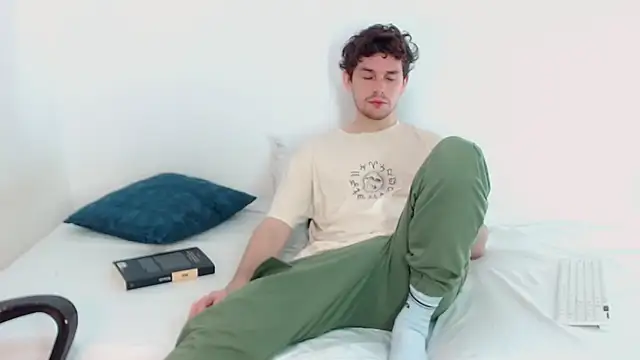 Elio555 online show from December 2024 03:27:01 PM