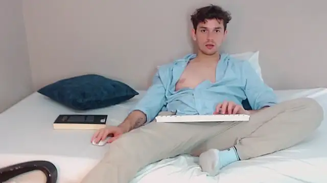 Elio555 online show from December 2024 09:42:02 PM