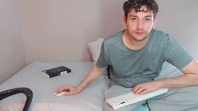 Elio555 online show from December 2024 09:09:02 PM