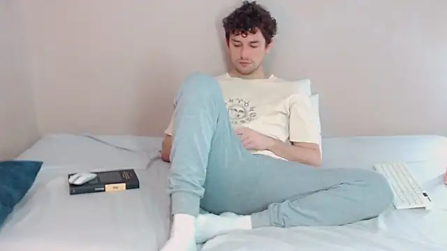 Elio555 online show from February 2025 09:49:02 PM