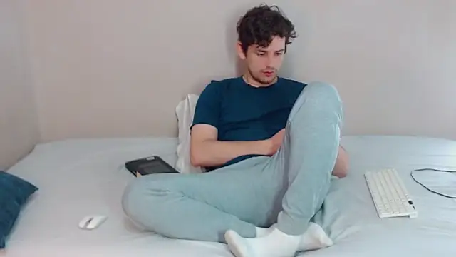 Elio555 online show from February 2025 10:30:01 PM