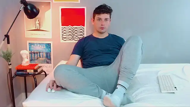 Elio555 online show from October 2025 07:01:02 PM