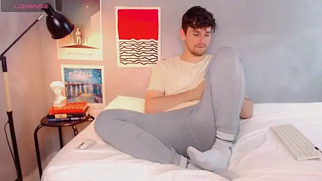 Elio555 online show from October 2025 08:24:02 PM