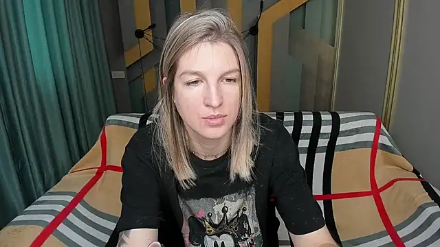 EmilyWalkeri online show from December 2025 07:06:02 AM