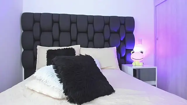 Snapshot of Cristel_Boom chatting on January 2025 03:58:02 PM Cristel Boom online show from January 2025 03:58:02 PM