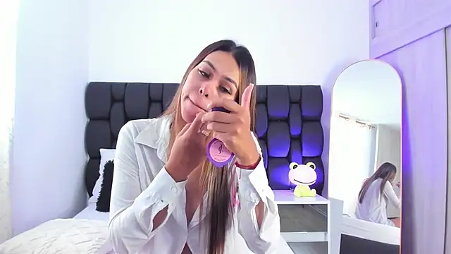 Snapshot of Cristel_Boom chatting on January 2025 03:36:02 PM Cristel Boom online show from January 2025 03:36:02 PM