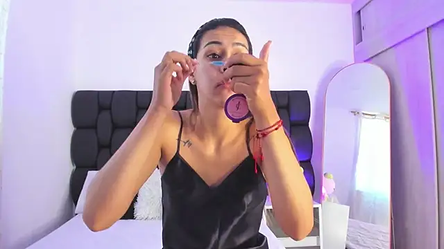 Snapshot of Cristel_Boom chatting on January 2025 01:07:01 PM Cristel Boom online show from January 2025 01:07:01 PM