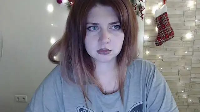 Snapshot of Lizzy_Love chatting on December 2024 10:45:01 PM Lizzy Love online show from December 2024 10:45:01 PM